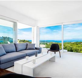 4 bedroom villa with pool and sea view in Perithia, Corfu, sleeps 9